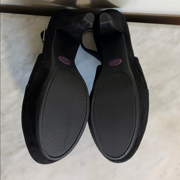 NWOB ...me too Black Suede Slingback Heels - Picture 9 of 9